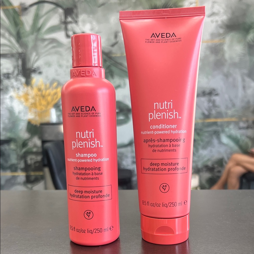 Aveda Nutri Plenish Hydration Duo in Pink